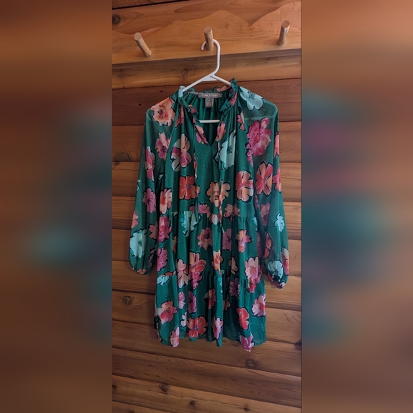 Green Floral Tie-Neck Women’s Dress - Picture 2 of 11